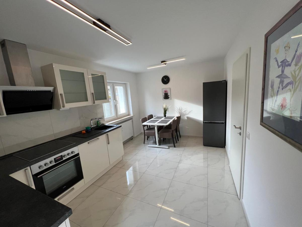Wunderschoene Unterkunft Mit Terrasse - 24H7T Checkin Karlsruhe Exterior foto